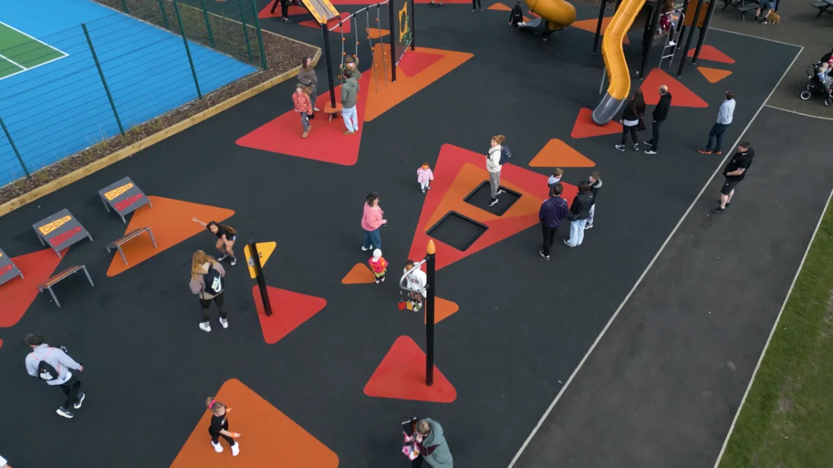 Coaching local children on the ACTI'Ninja Trail course